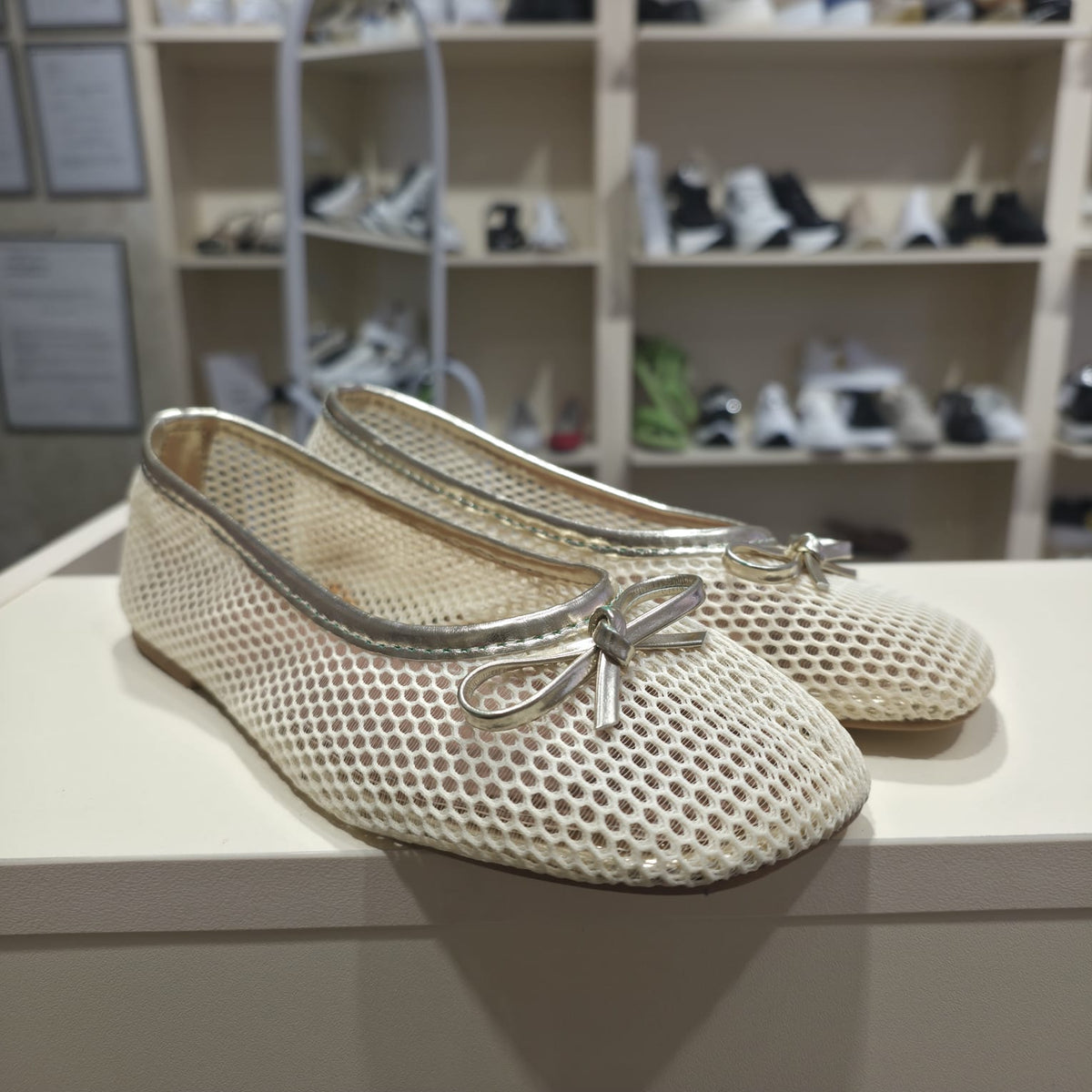 Women’s Flat Sandals