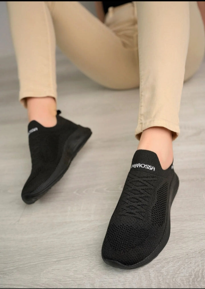 Ferrosa Knitted Lightweight Shoes – Black | LUVIA