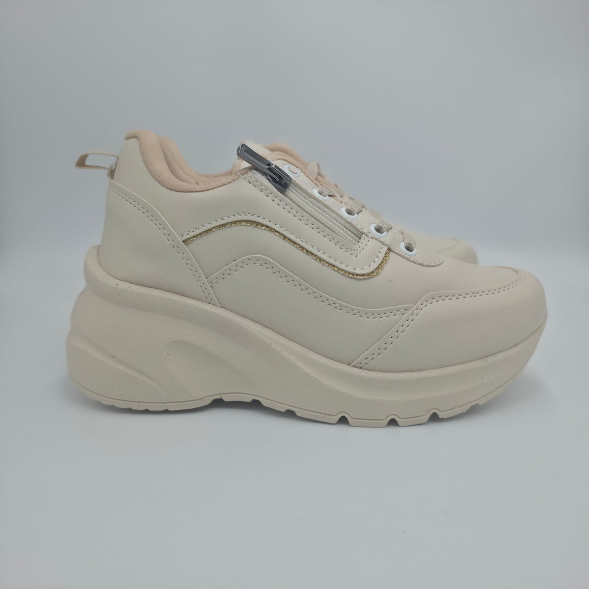 Sporty Zipper Heel