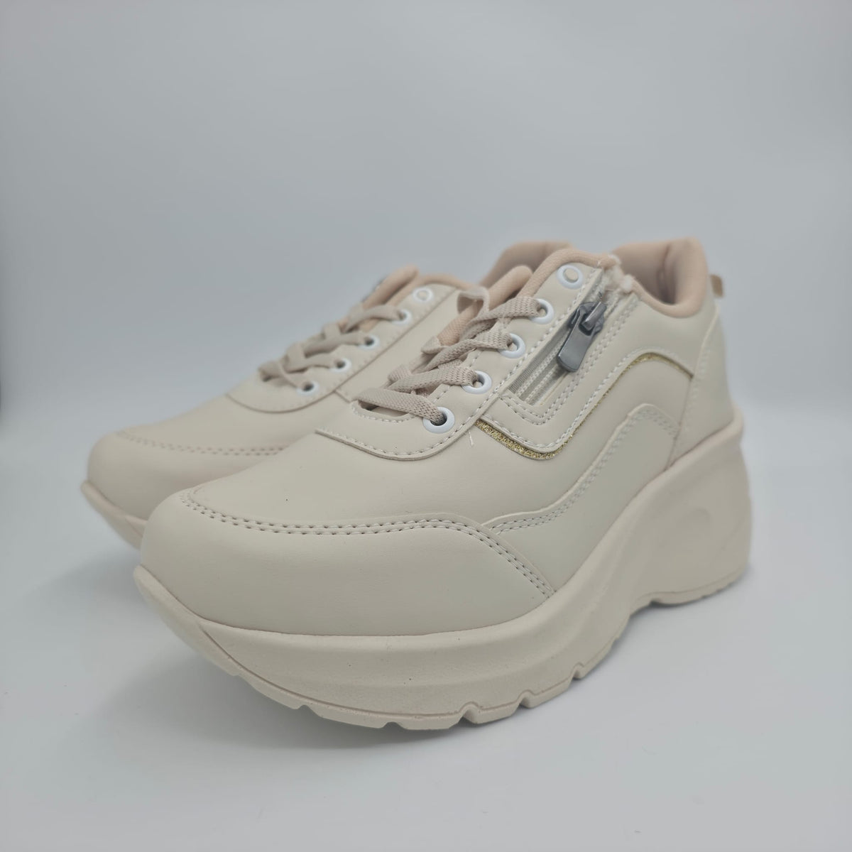 Sporty Zipper Heel