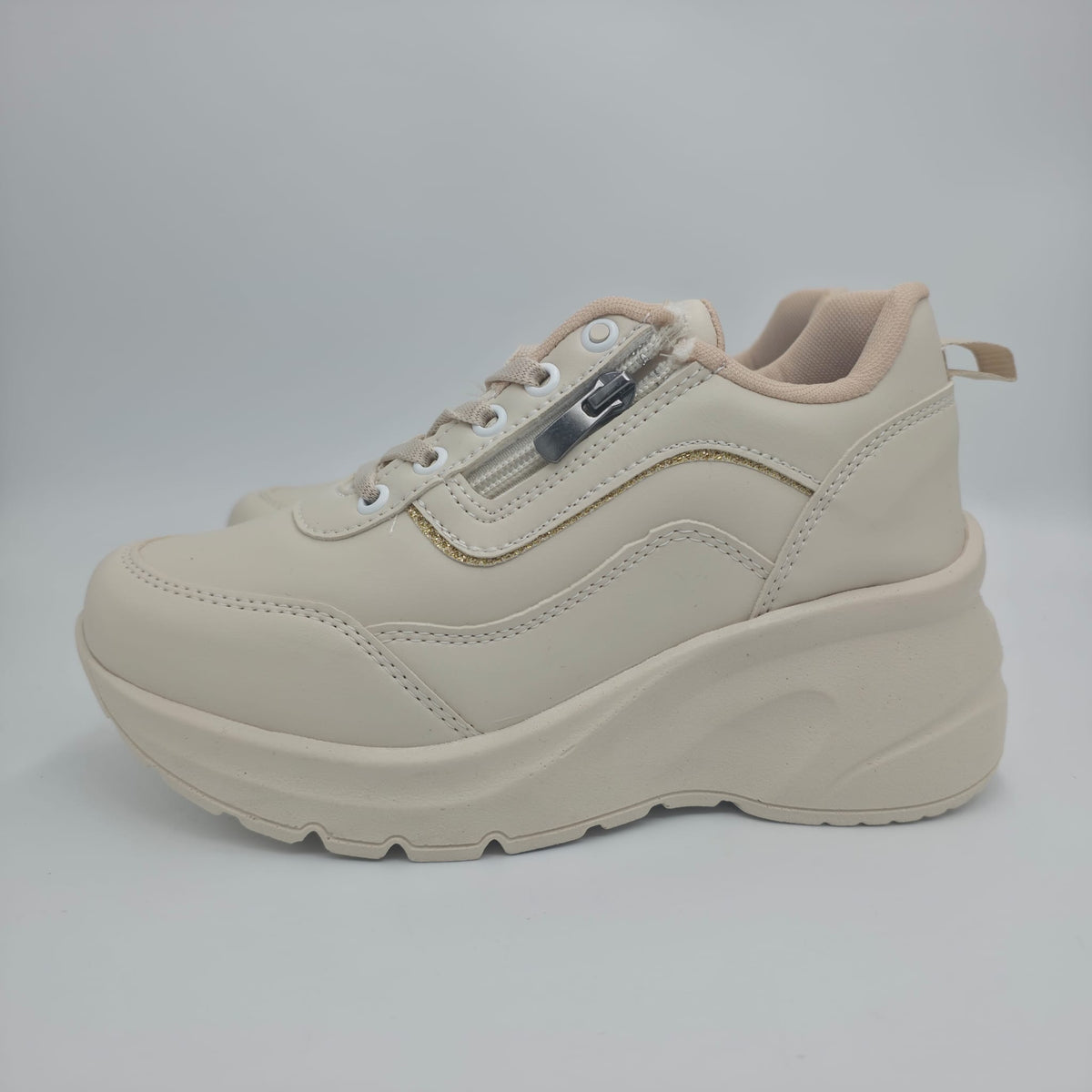 Sporty Zipper Heel